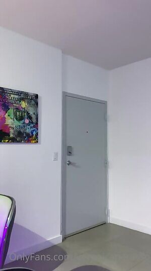 A DAMN shame!😫 Delivery guy missed out