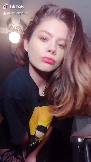 fuck a caption, just watch til the end to see my pussy 🥰