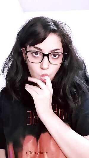 kitty 🔥🔥 Get her mega now before its gone 👉👉 http://b.link/MEGA4u