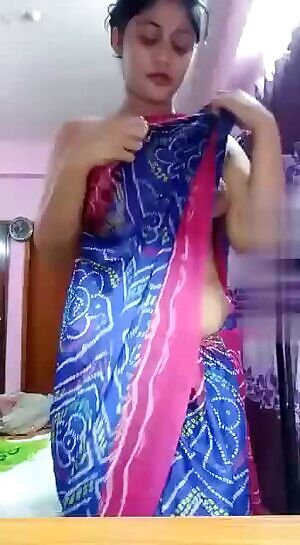saree tease