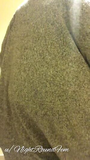 Surprise! issa round brown booty!