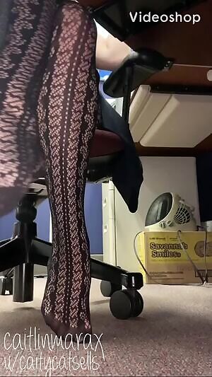 Playing or my hidden cam under the desk 😏