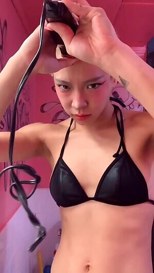 shaving my head 😜