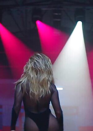 Love to watch her leave