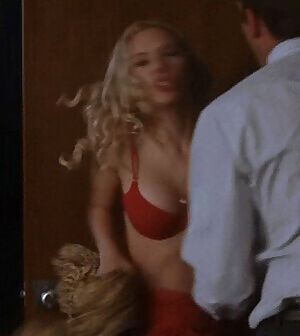 Scarlett Johansson bouncing beauty