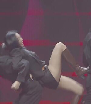 CLC - Seungyeon feat- Yeeun