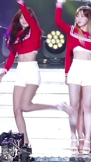 Red Velvet Seulgi - Giving happiness to her fans