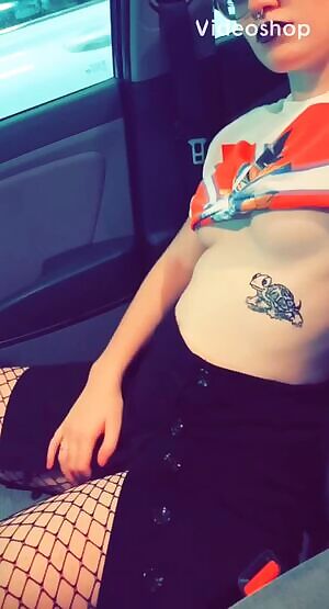 Daddy said i had to take pics or you guys in public, and i think someone saw!!!