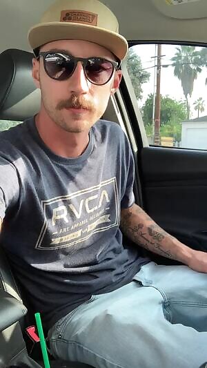 Avoiding people at the gas station ⛽️