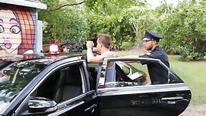 Guy escapes police to fuck Carolina Sweets