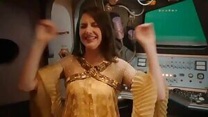 Who wants to help me cover Alison Brie in cum? Looks like she's bukkake ready