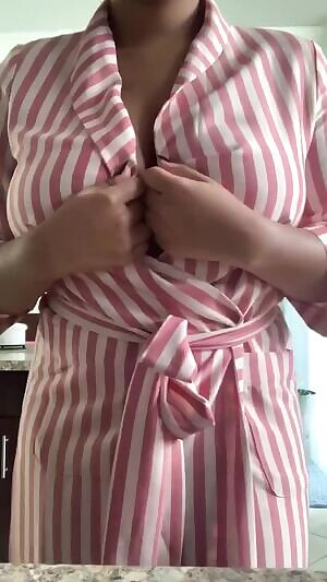 Supergirl here to save your Monday 😘