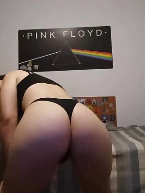 I suck at twerking lol