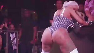 Cardi B Twerking