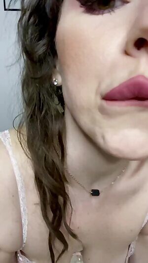 Ready to get down and dirty with me? Available now for Domme and vanilla sessions, rates, custom orders and more! let’s get that dick wet ;)