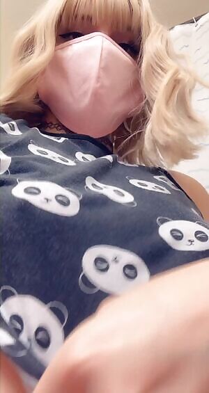 Good morning B lovers! 🐼👉🏻👈🏻