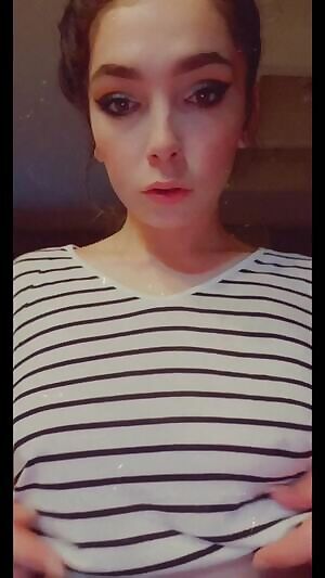 Everyone loves boobies ♡♡