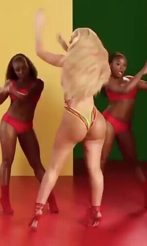 Iggy Azalea is so fucking hot