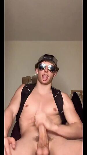 I was having fun in my Zoom Lecture with my Backpack on and Cock out lol 🍆🎒hehehe 😉