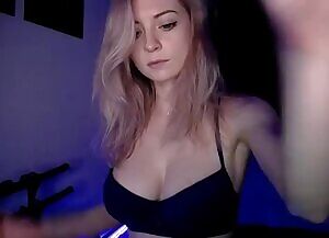 Busty teen with great body r/BoobsBar