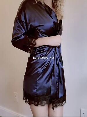 switching it up from my typical striptease, hope you like it 😇