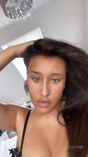 Check link in comments for her content👇🏽🔥💦