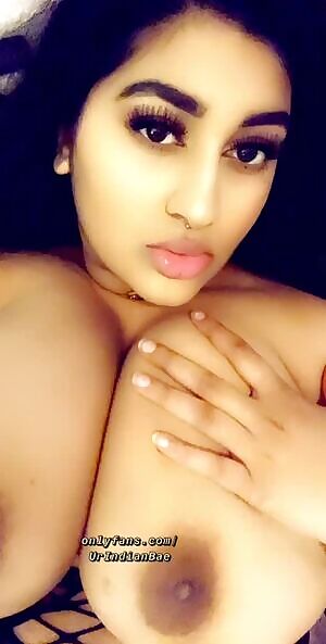 Sexy asf and curvy 🤤